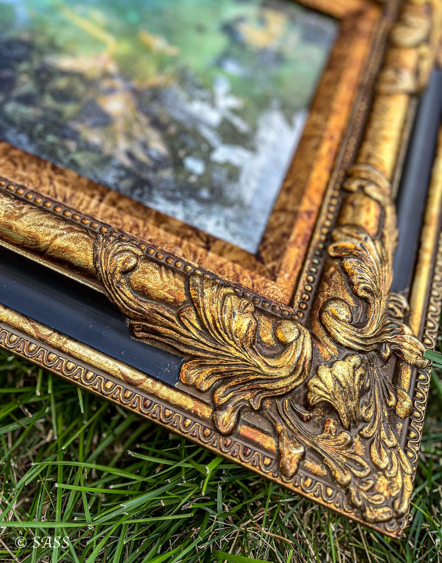 Enchanted Fairy Mirror with Gold Gilt Frame - Éclair de Fée