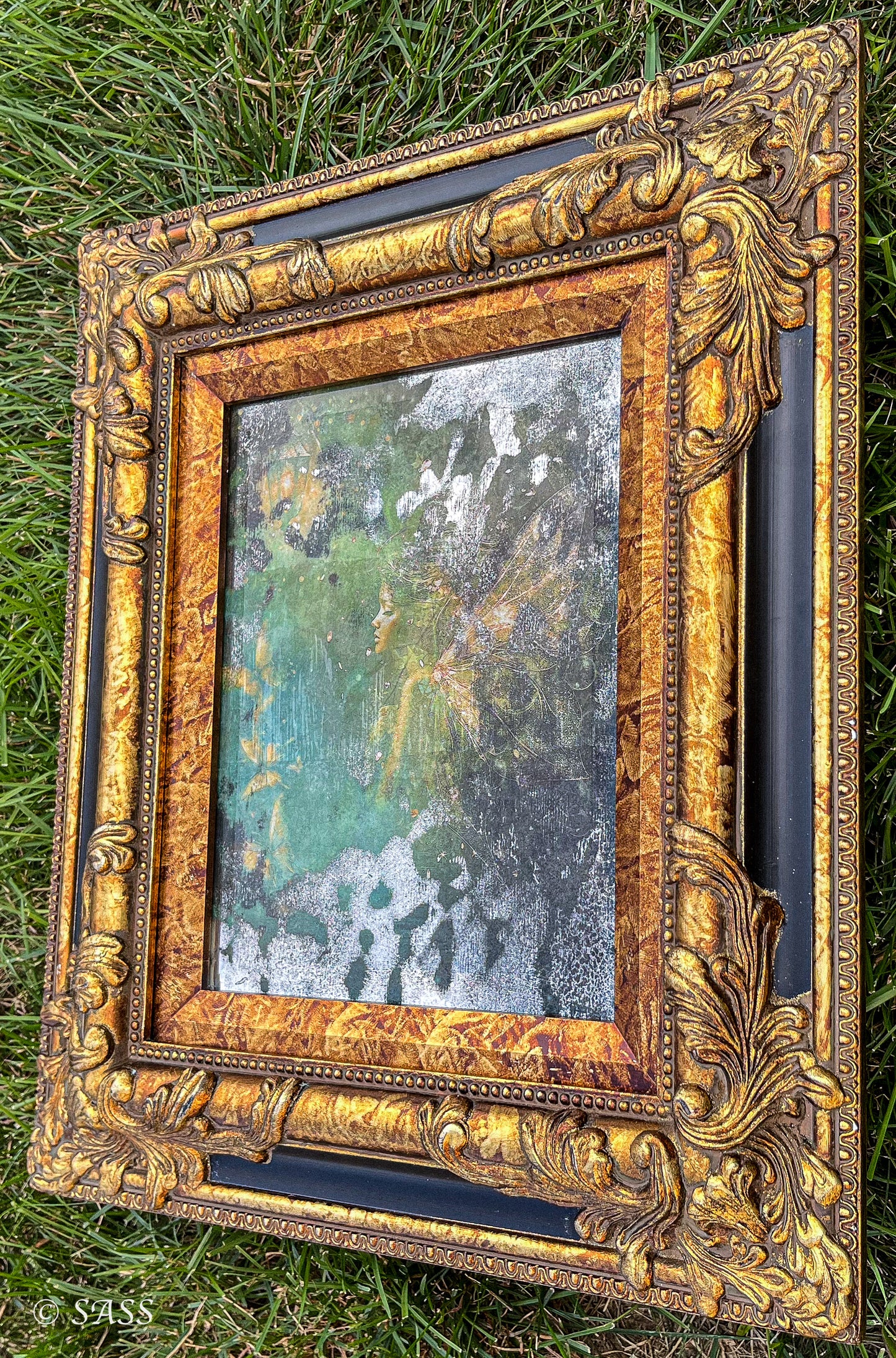 Enchanted Fairy Mirror with Gold Gilt Frame - Éclair de Fée