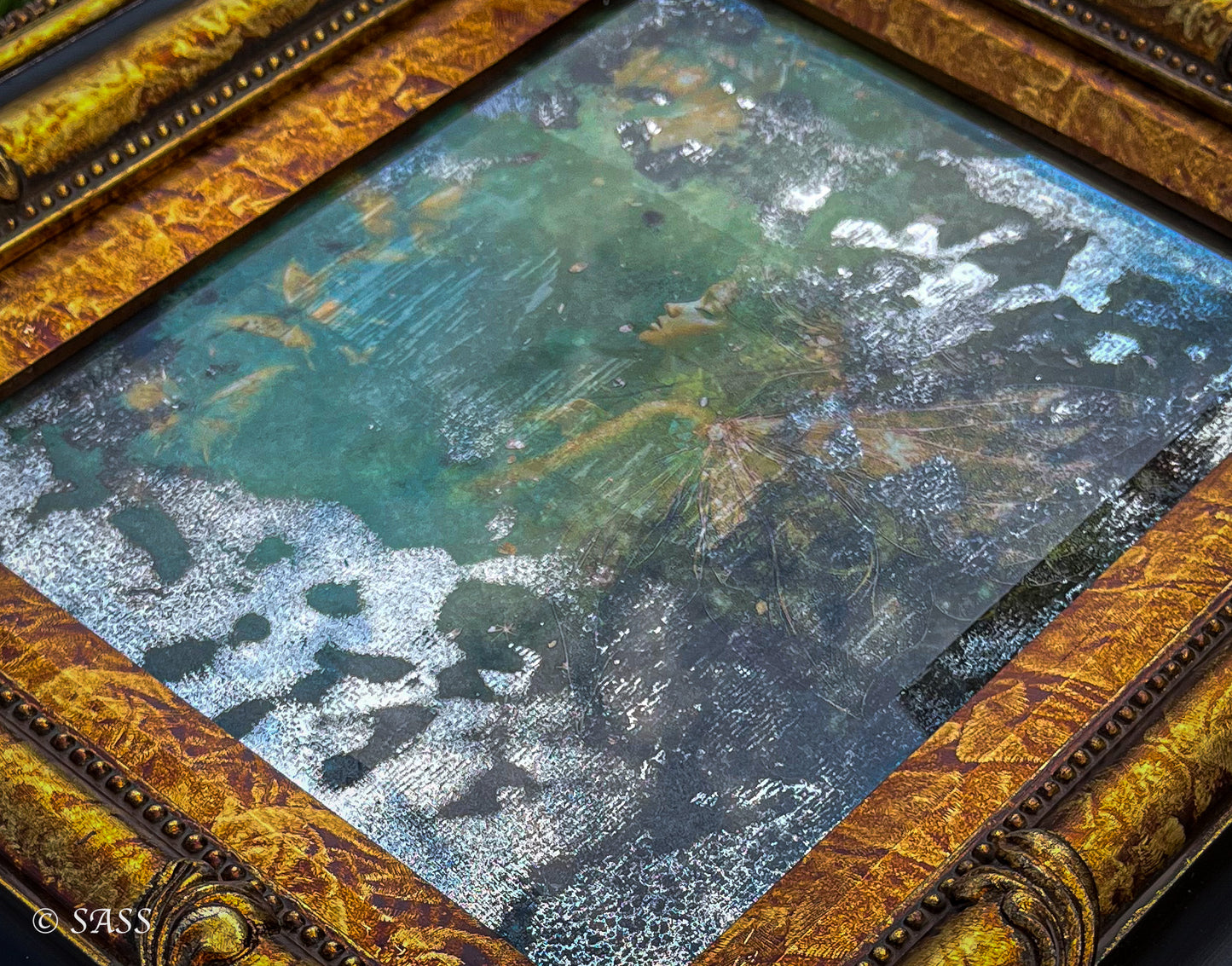 Enchanted Fairy Mirror with Gold Gilt Frame - Éclair de Fée