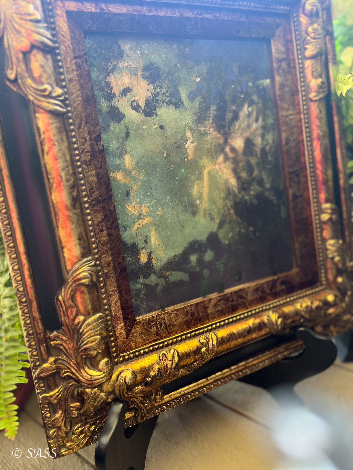 Enchanted Fairy Mirror with Gold Gilt Frame - Éclair de Fée