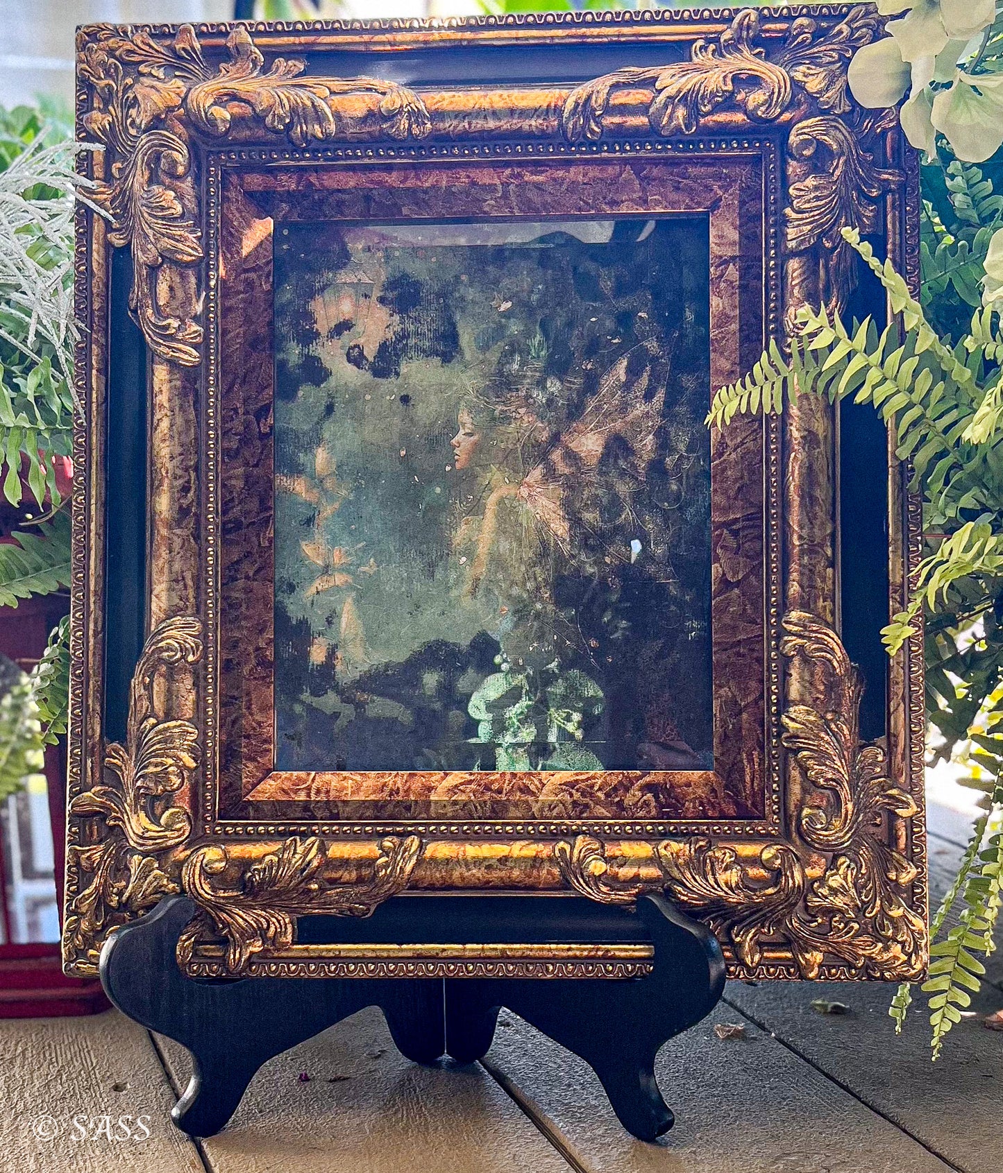 Enchanted Fairy Mirror with Gold Gilt Frame - Éclair de Fée