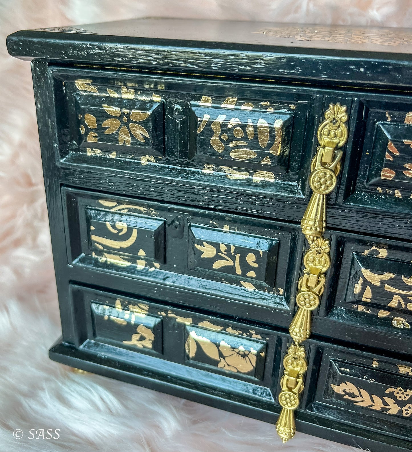 Black & Gold Mandala Jewelry Box - Éclat d'Or Nocturne