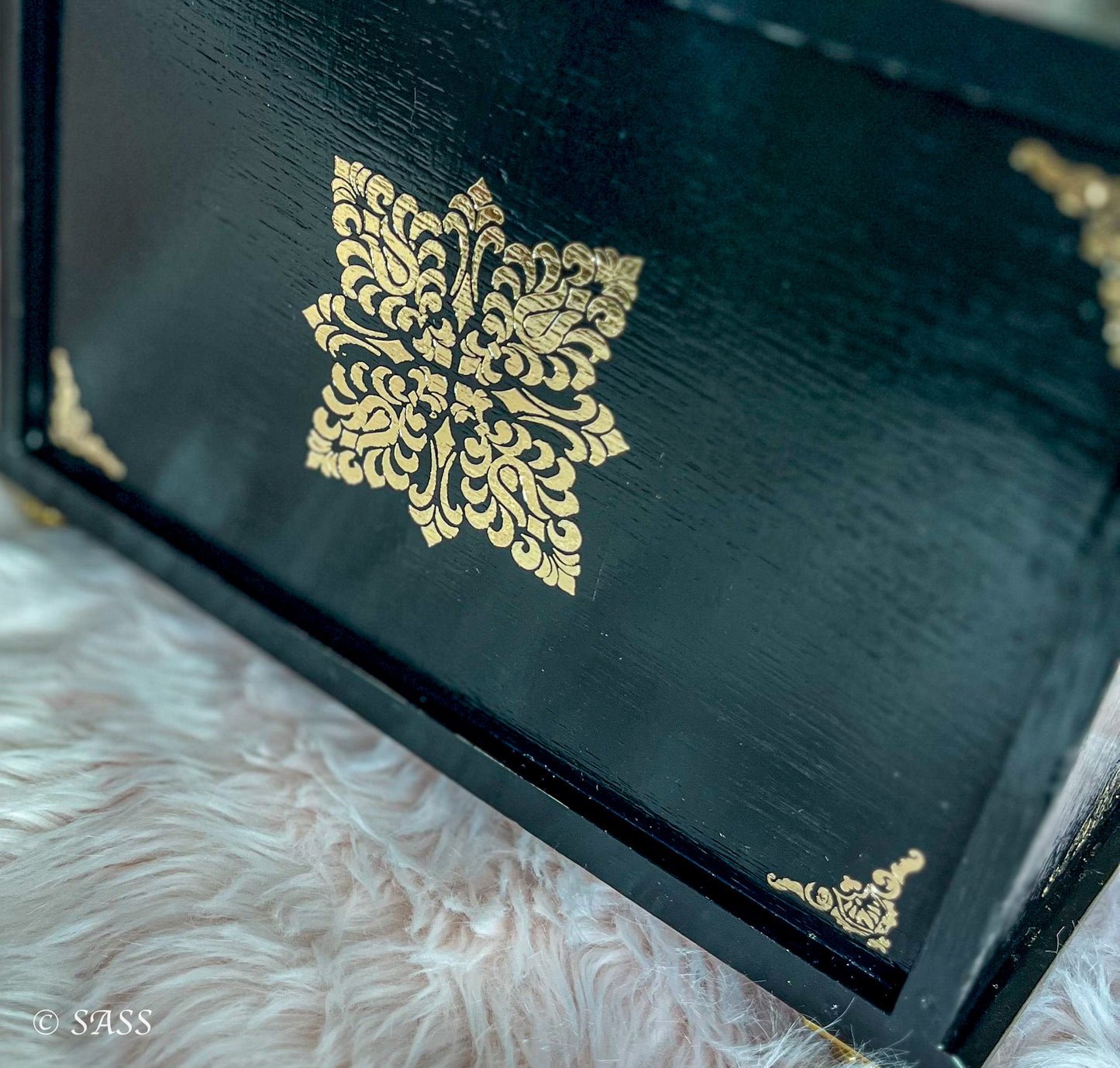Black & Gold Mandala Jewelry Box - Éclat d'Or Nocturne