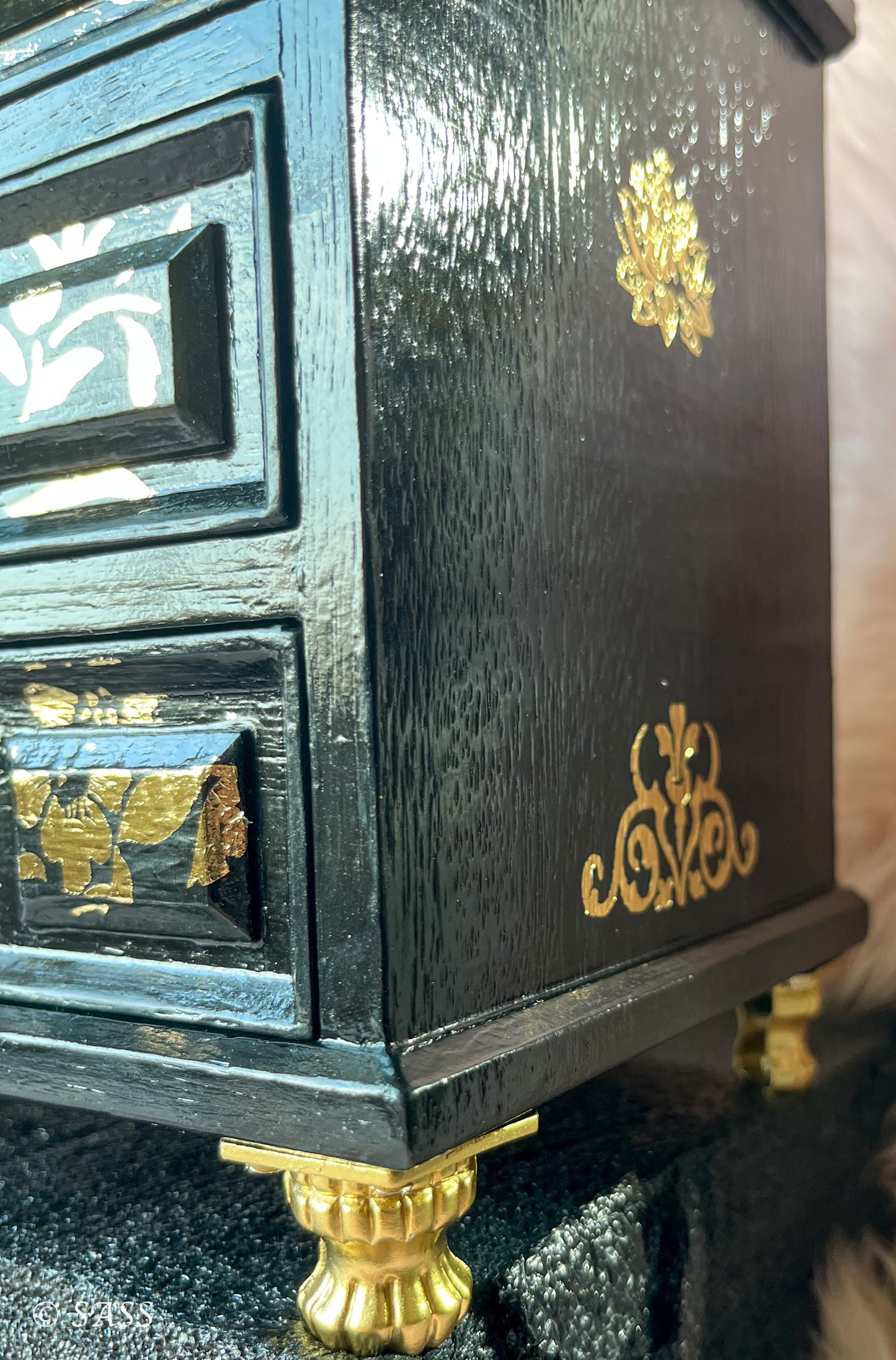 Black & Gold Mandala Jewelry Box - Éclat d'Or Nocturne
