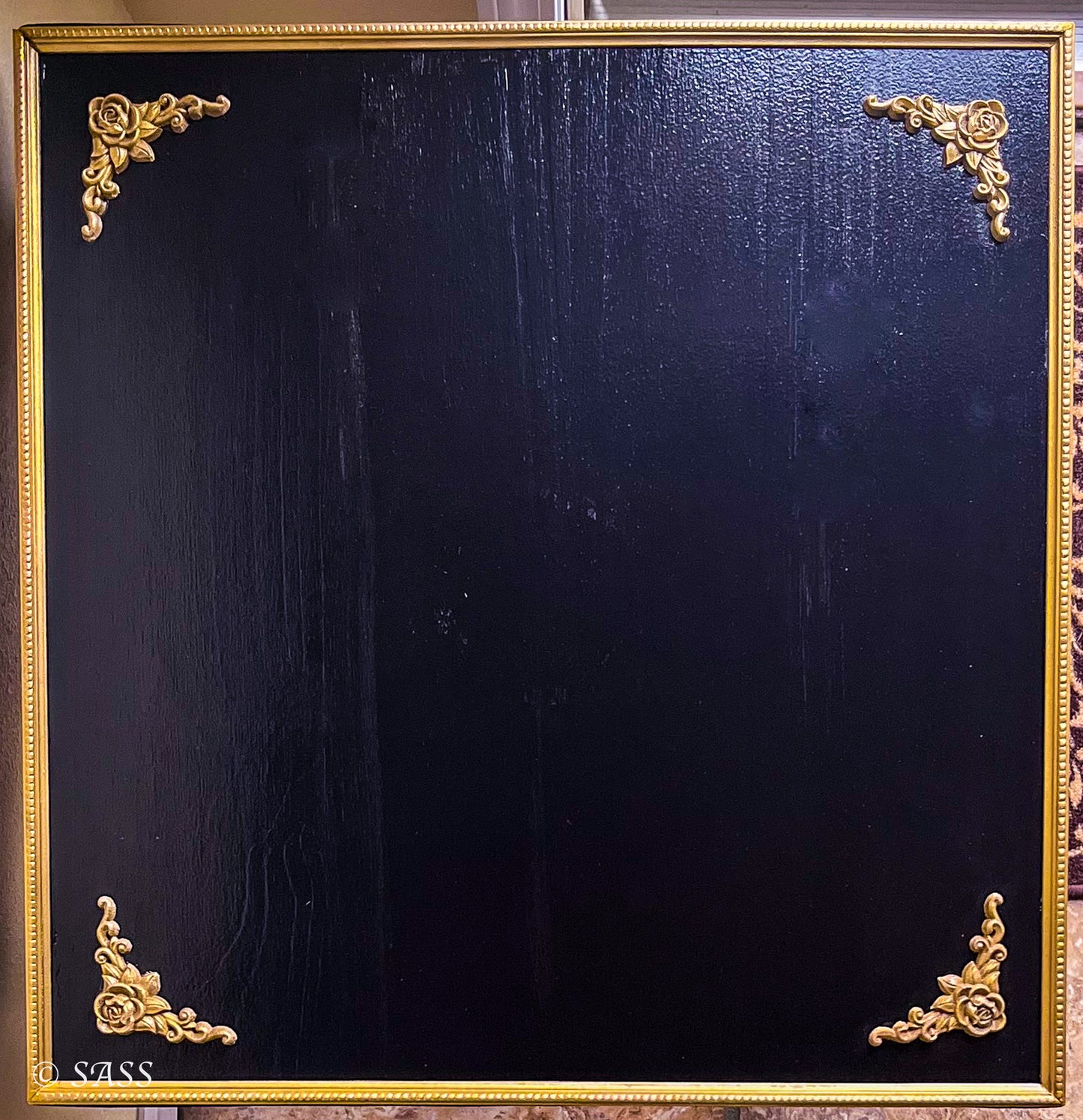 Elegant French Provincial End Tables - Noir et Or