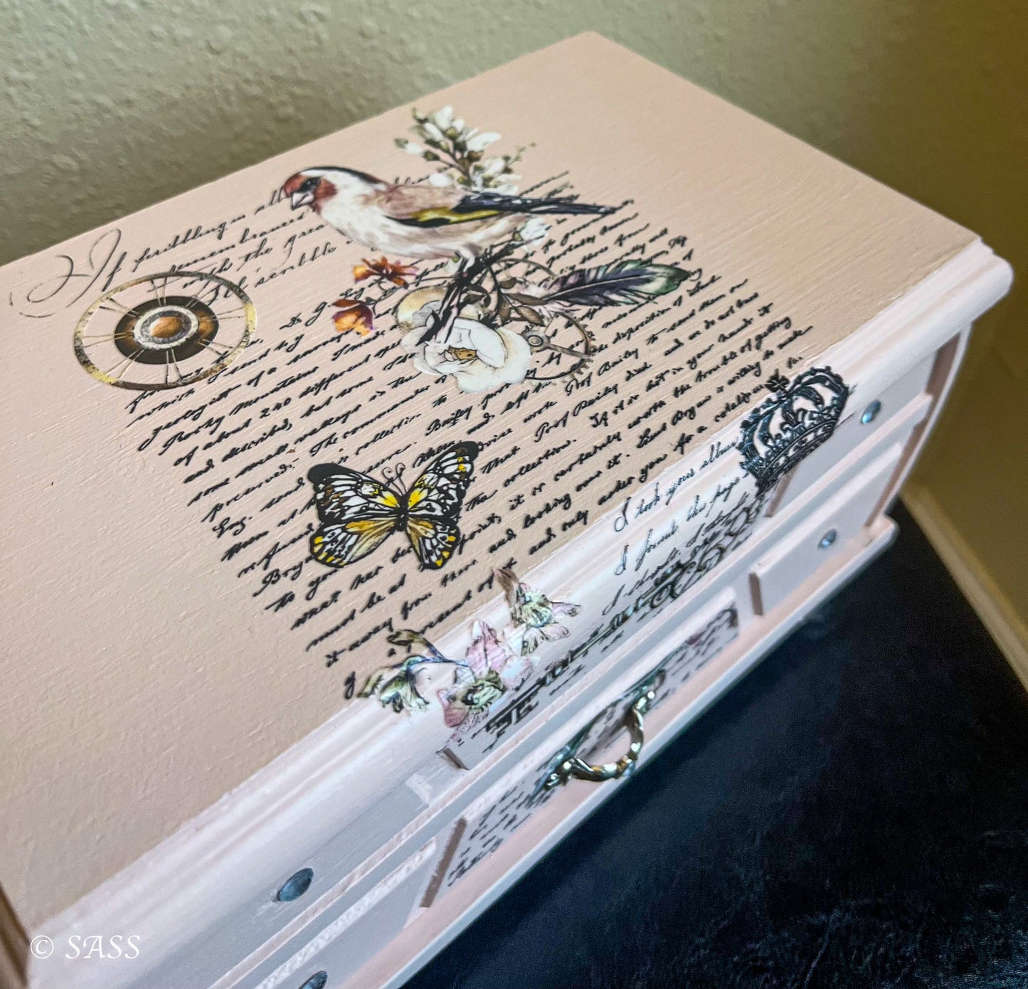 Pink Tabletop Jewelry Box - Flutter & Whisper