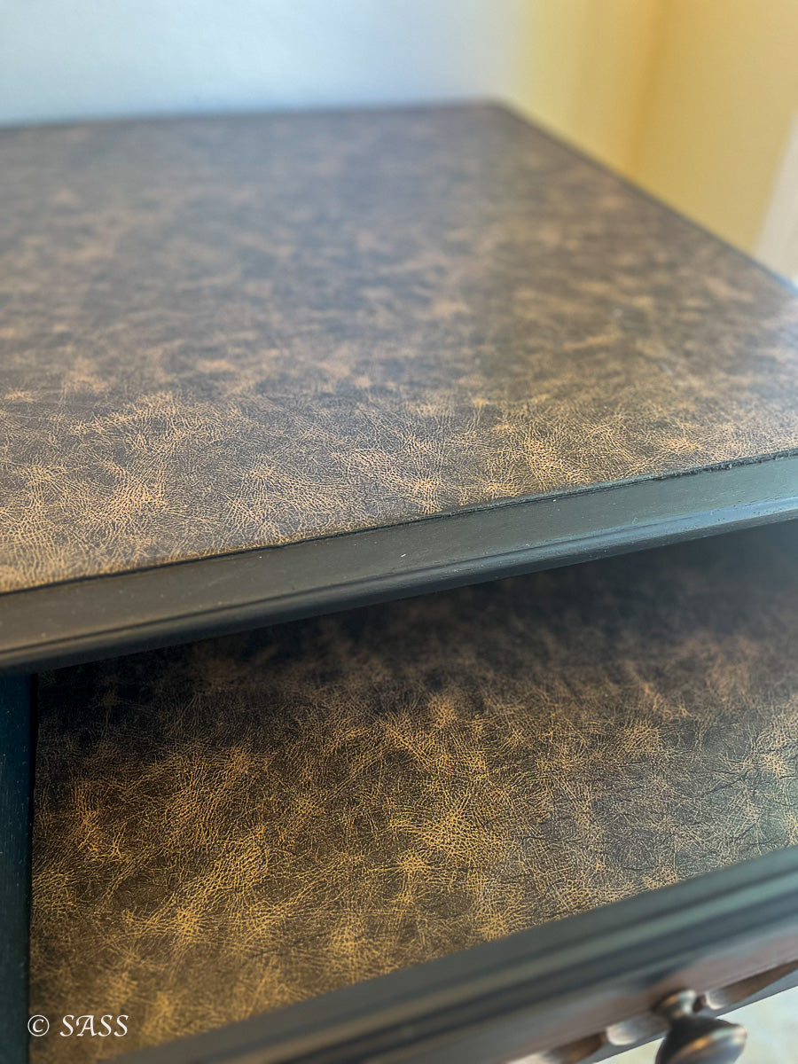 Black & Brown Side Table - L'intemporel