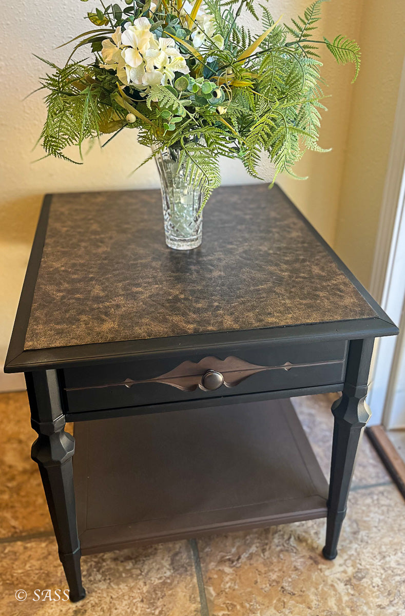 Black & Brown Side Table - L'intemporel