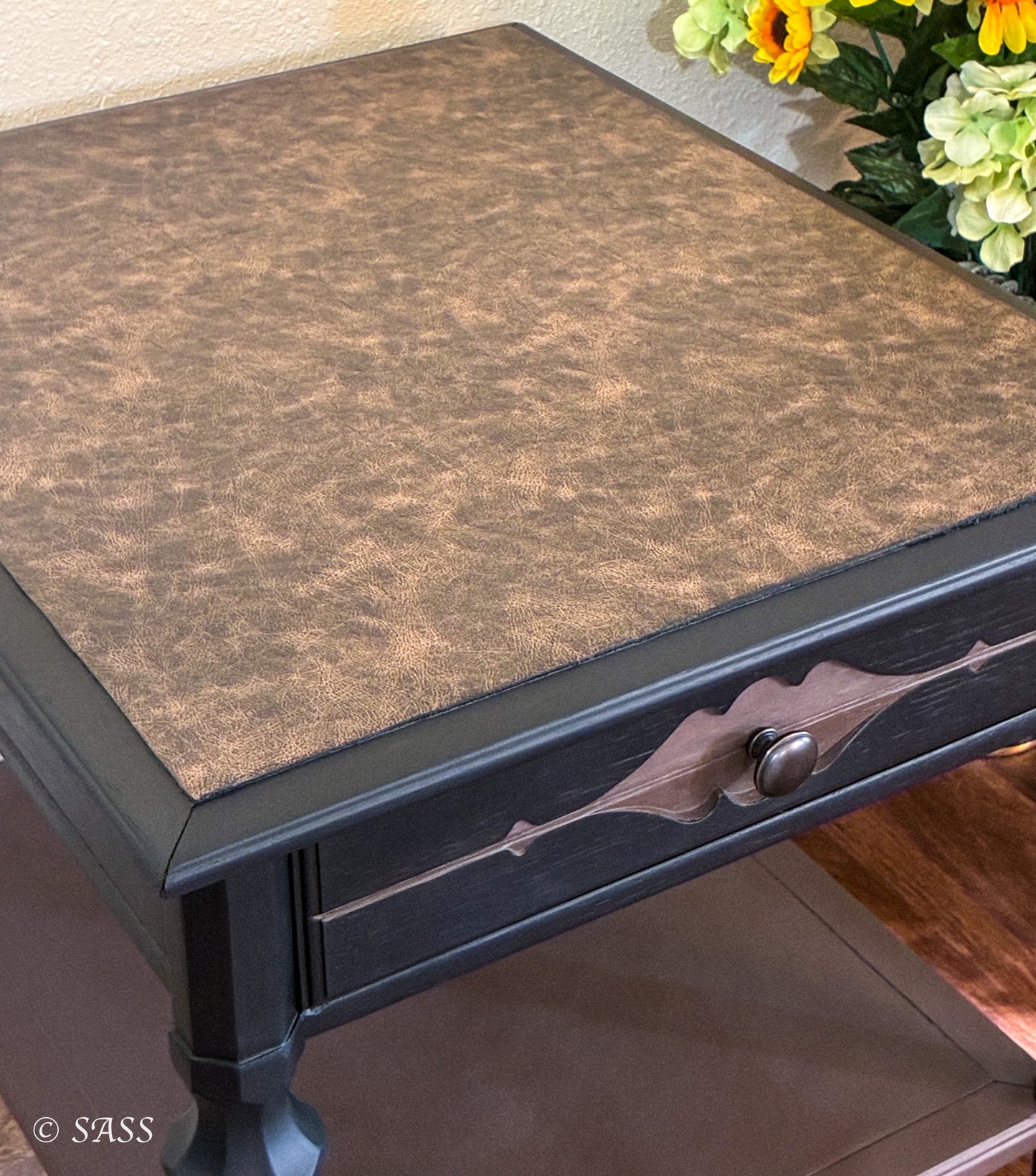 Black & Brown Side Table - L'intemporel