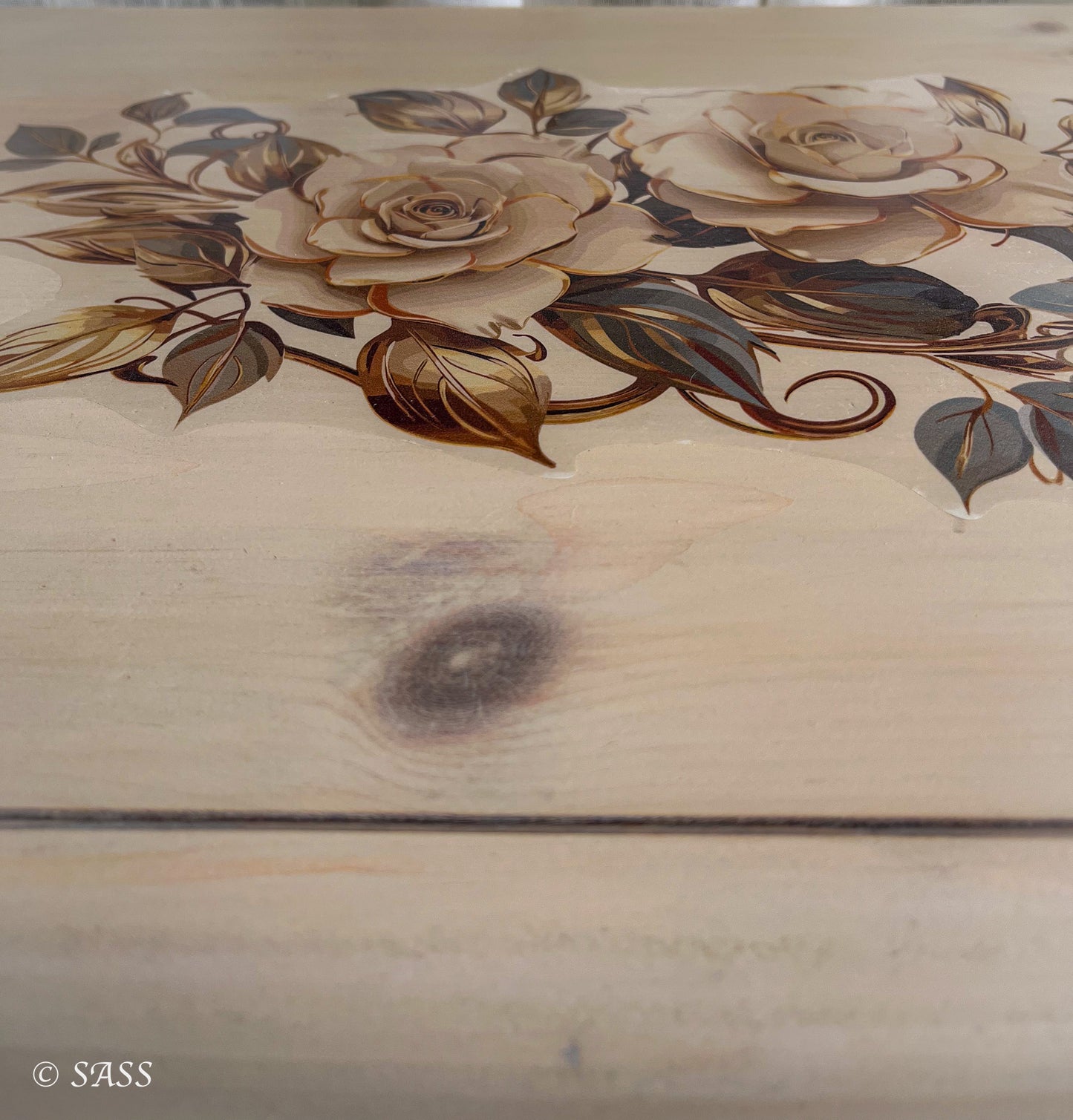 Mid-Century Modern End Table with Floral Motif - La Dame