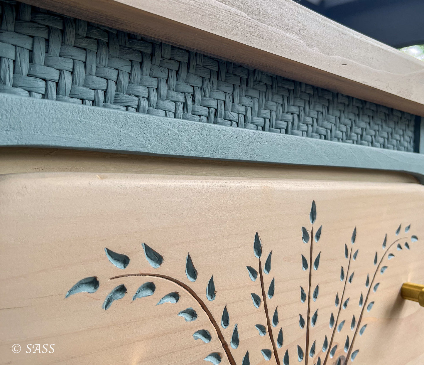 Mid-Century Modern End Table with Floral Motif - La Dame