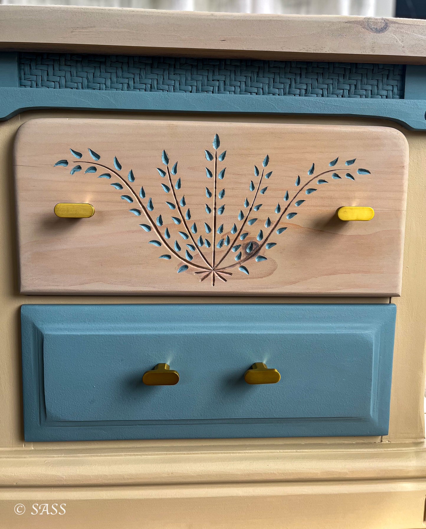 Mid-Century Modern End Table with Floral Motif - La Dame