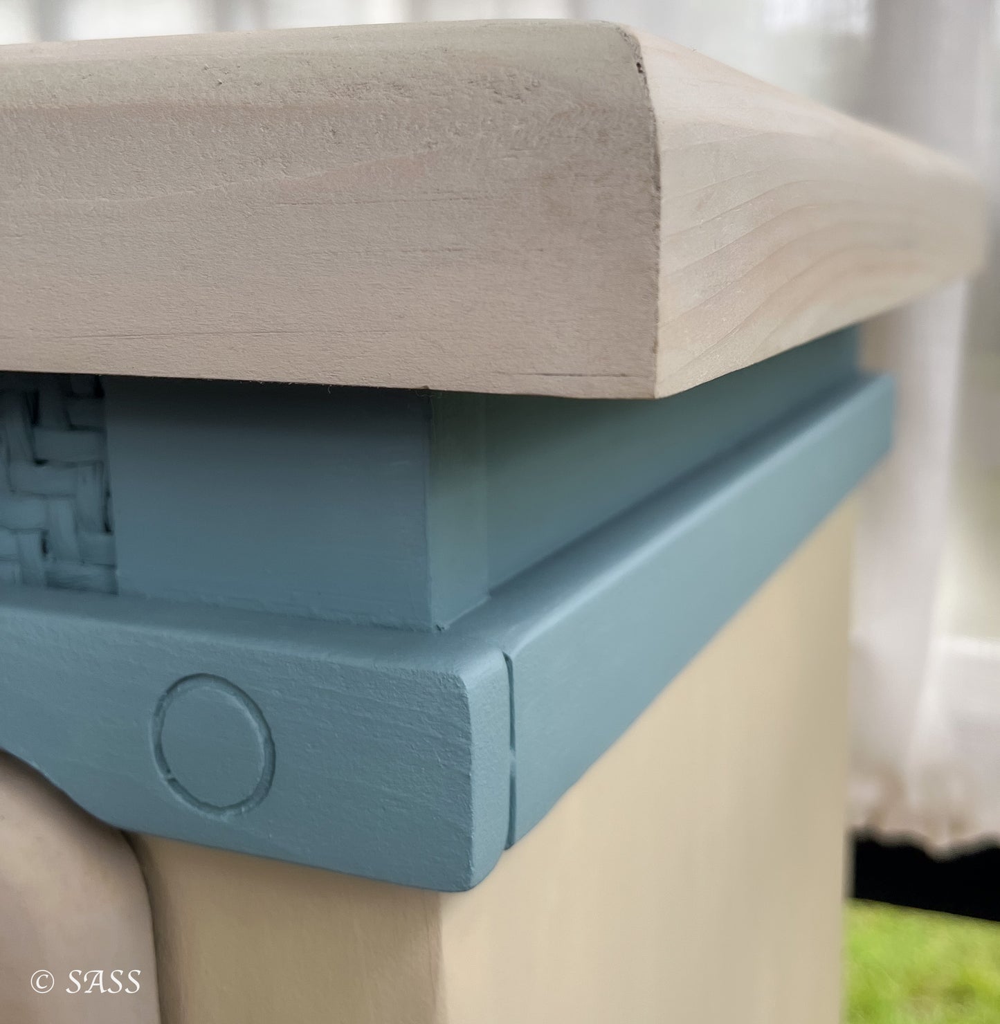 Mid-Century Modern End Table with Floral Motif - La Dame