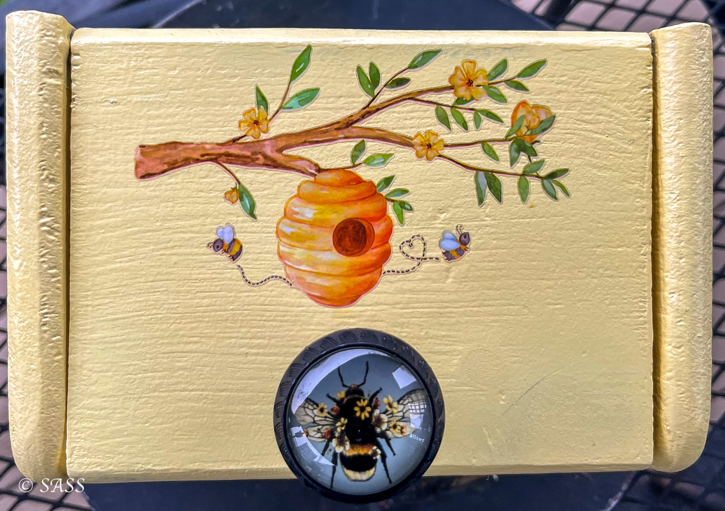 Vintage Recipe Box with Bee Theme - La Petite Abeille