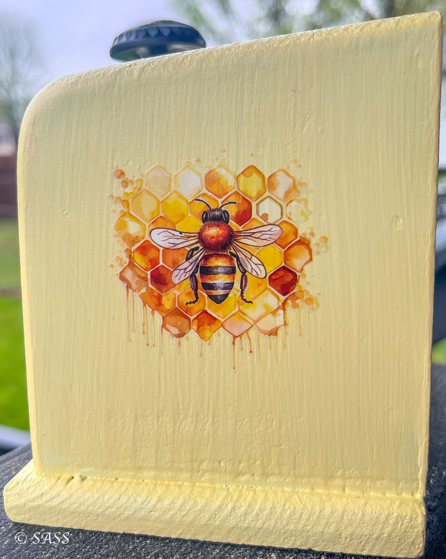 Vintage Recipe Box with Bee Theme - La Petite Abeille