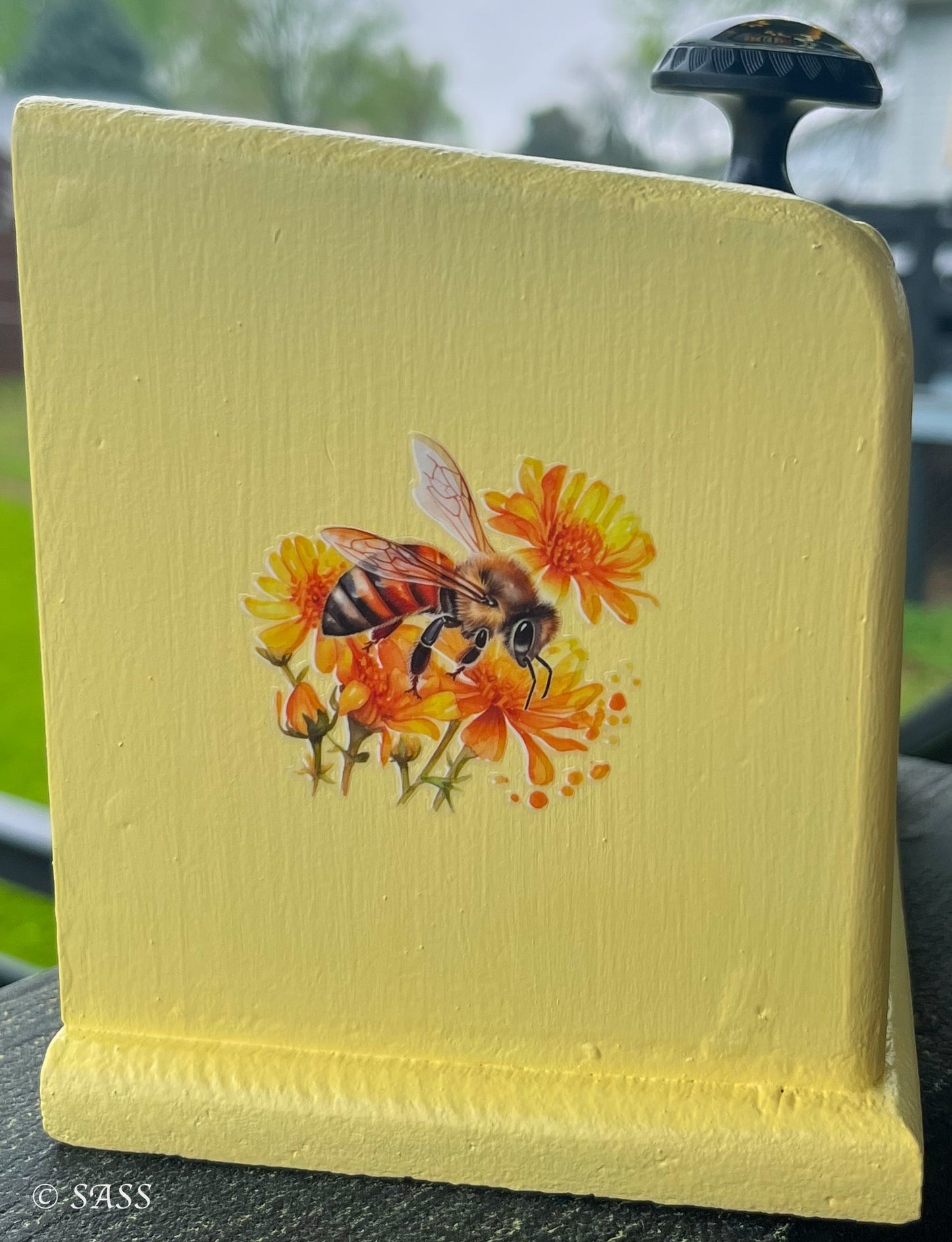 Vintage Recipe Box with Bee Theme - La Petite Abeille