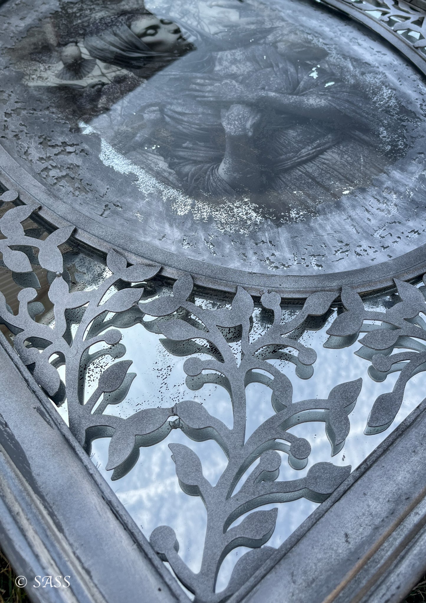 Gothic Mystical Mirror with Reverse Decoupage Art - Murmures de la Prophétesse